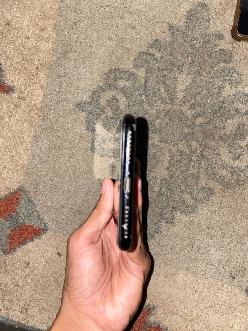 Apple iPhone 7 Plus 2