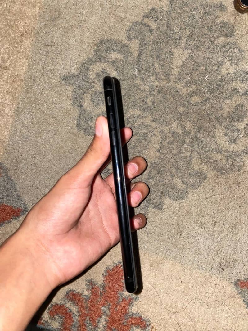 Apple iPhone 7 Plus 5