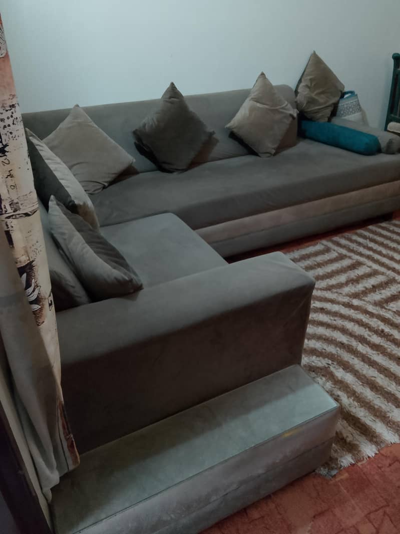 L shape Sofa 0