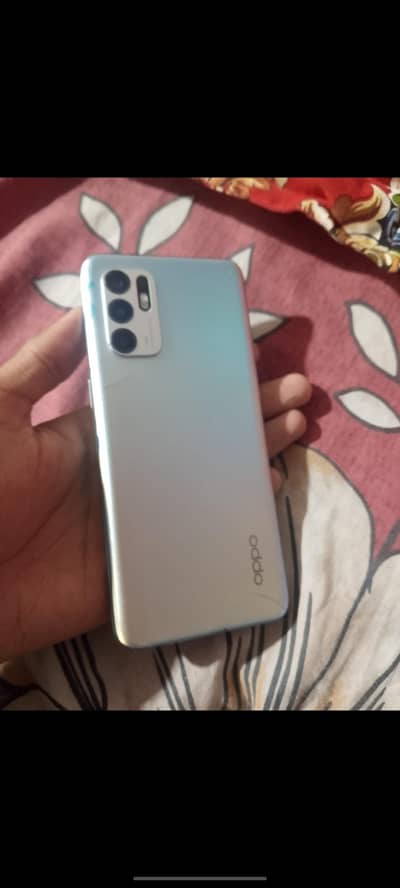 OPPO Reno6