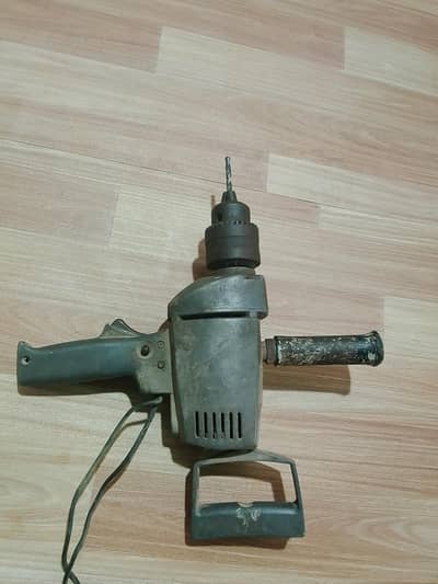 condition all ok chalti hoi japani drill machine ha