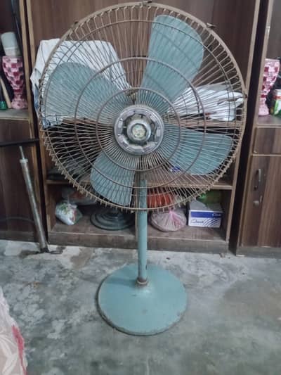 pedestal fan with copper wire in good condition