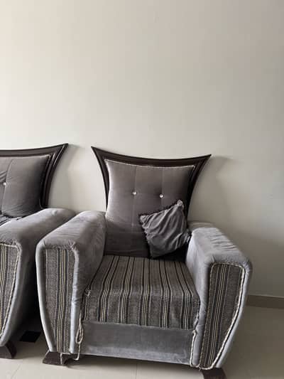 5 Seater Sofa Set for Sale – Good Condition