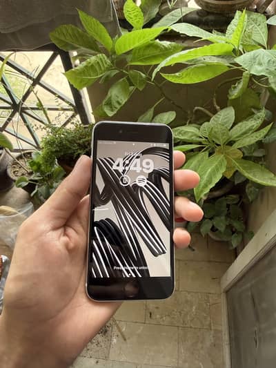 Apple iPhone SE 2020
