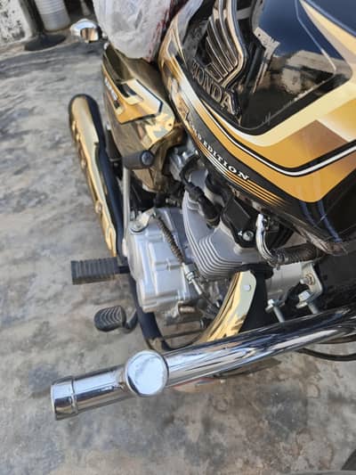 Honda 125 S Black Gold | Like New | For Sale