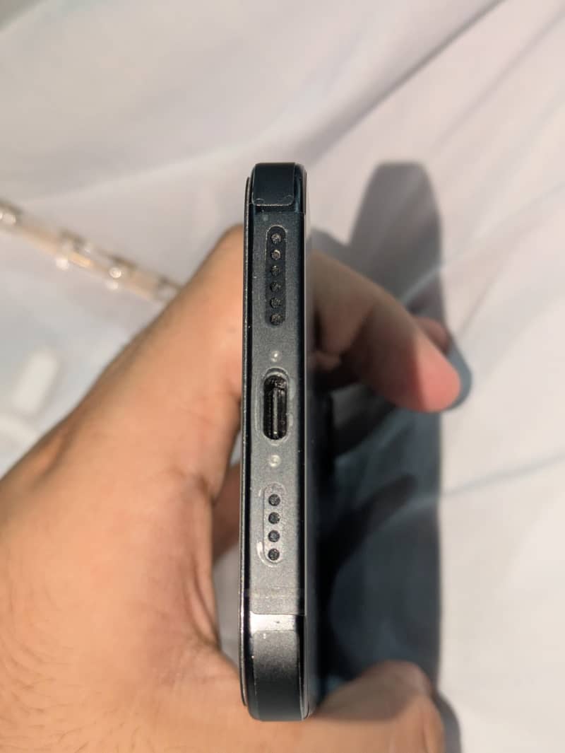 Apple iPhone 16 Plus 4