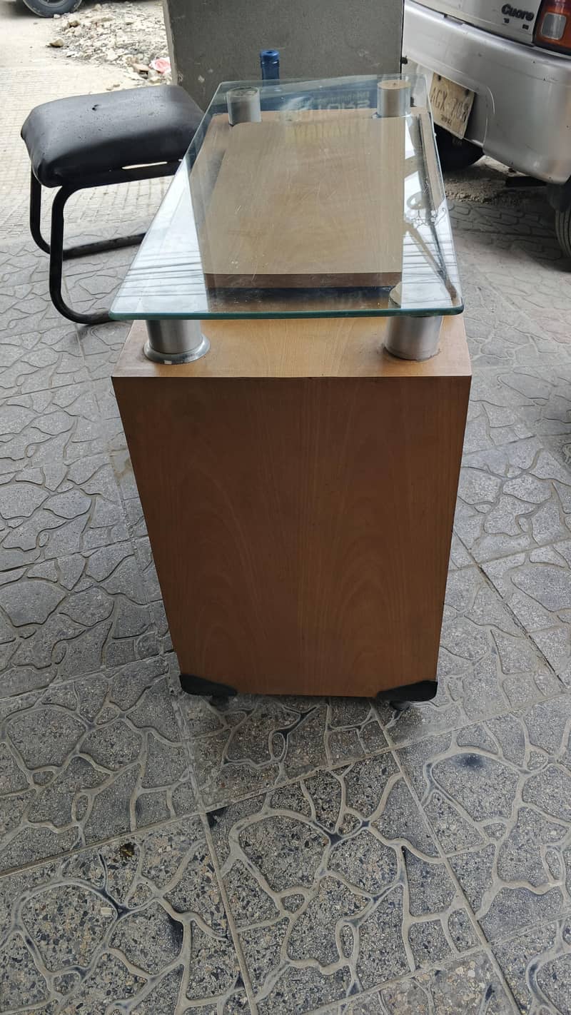 Computer Table 1