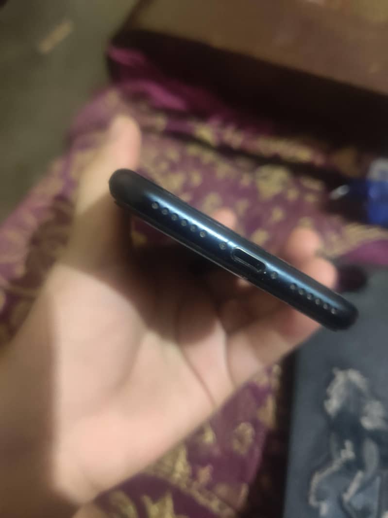 Apple iPhone SE 3rd JV 1