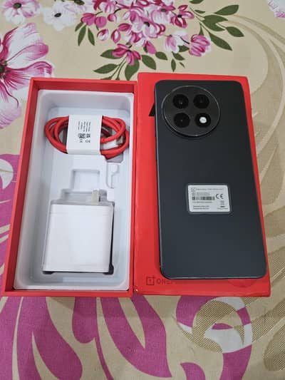ONEPLUS ACE 5 5G 13R 8+8/256GB NON PTA NON ACTIVE  4 MONTH SIM TIME