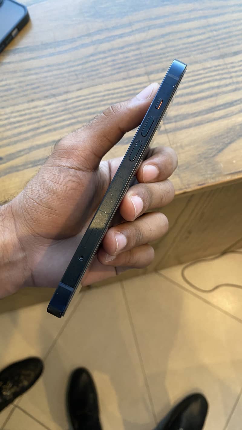 Apple iPhone 13 3