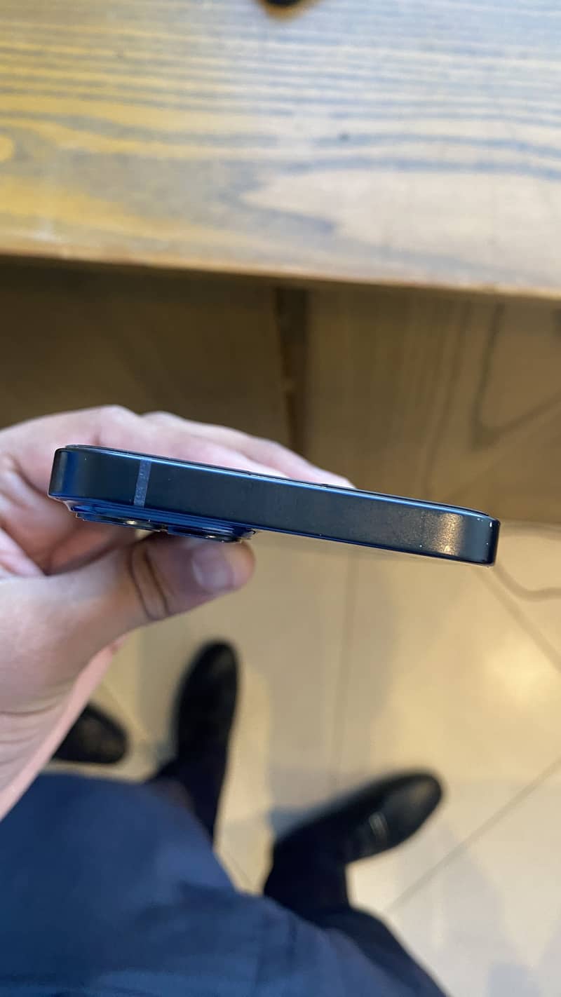 Apple iPhone 13 5