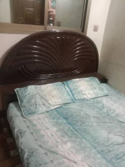 dabble bed wood