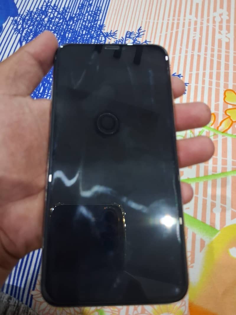 Apple iPhone XS Max 0