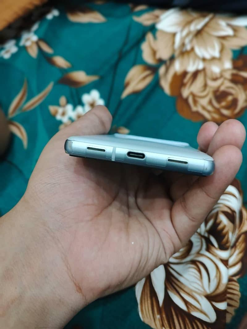 Google Pixel 7a 2