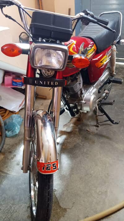 united 125