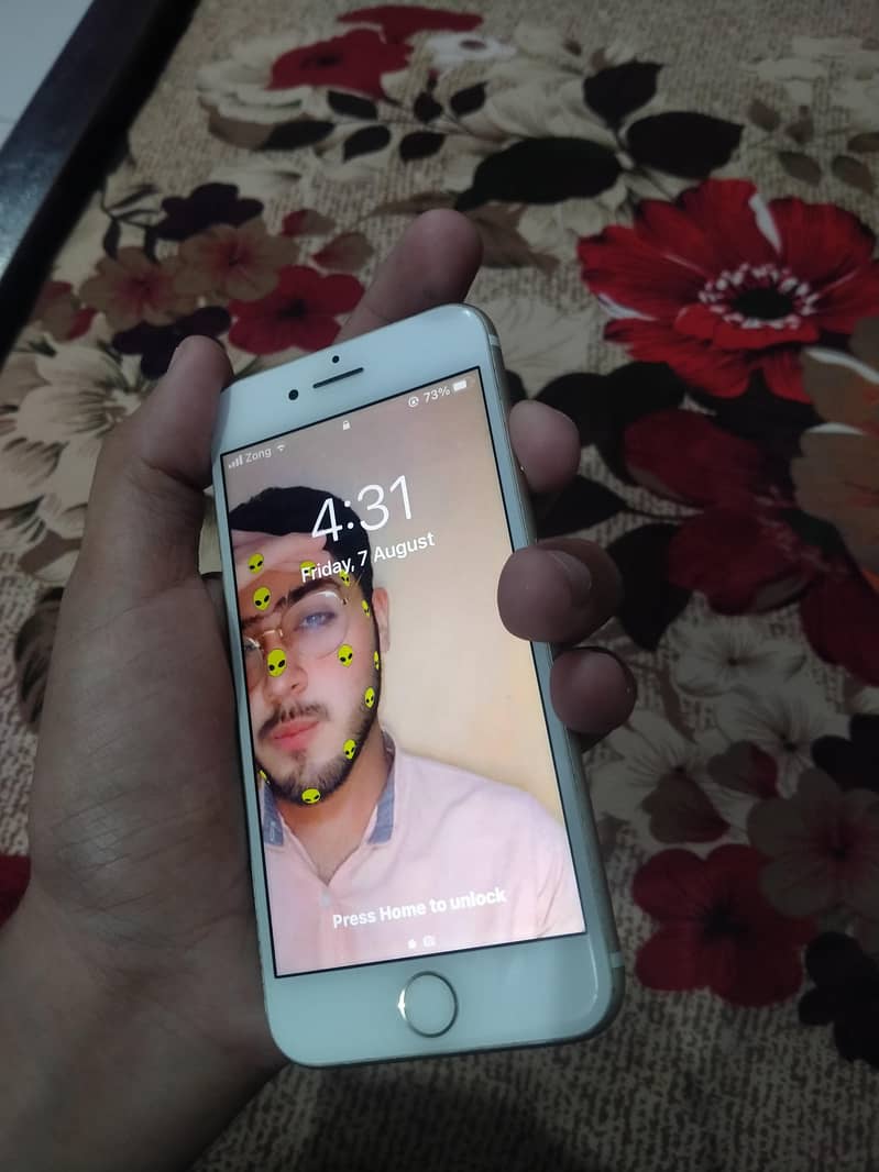 Apple iPhone 7 2