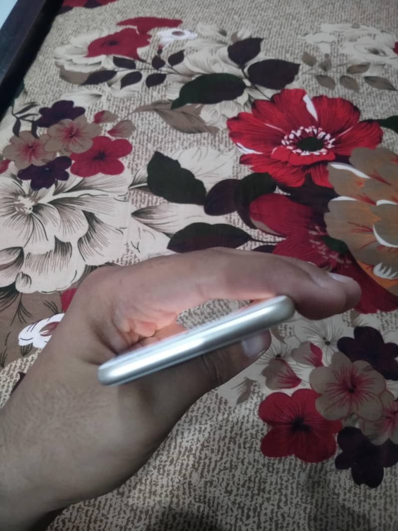 Apple iPhone 7 5