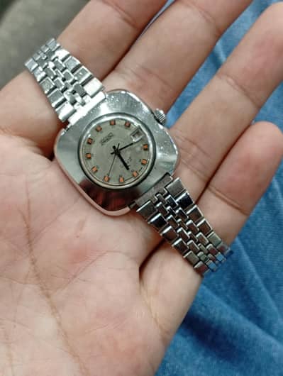 men and ladies watches pocket watch also automatic different prices.