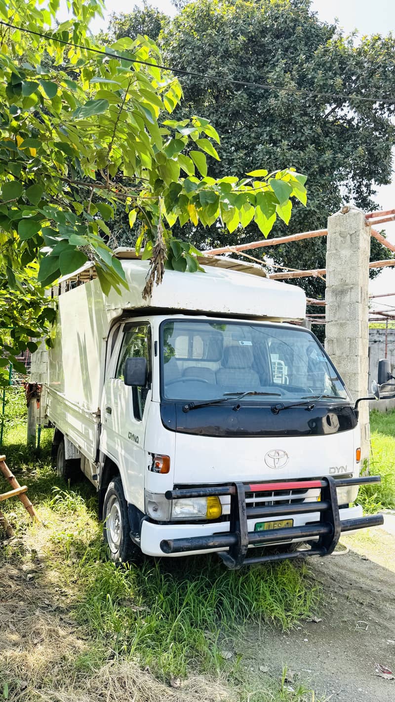 DYNA Pickup Van 1