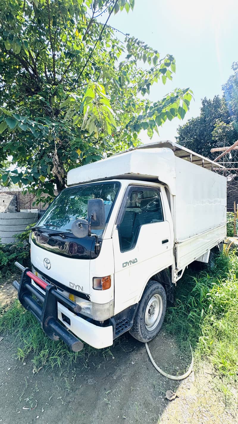 DYNA Pickup Van 4