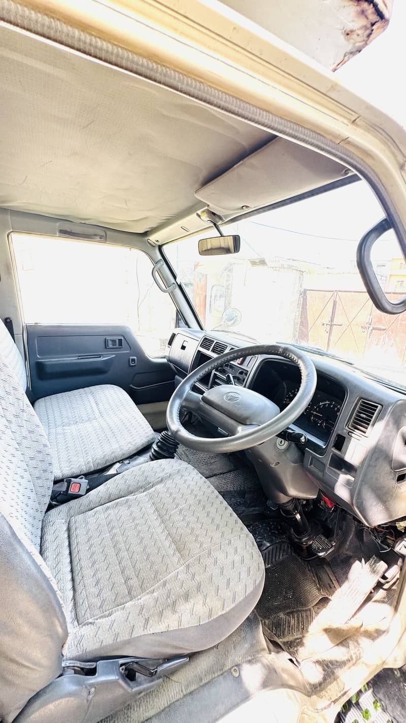 DYNA Pickup Van 8