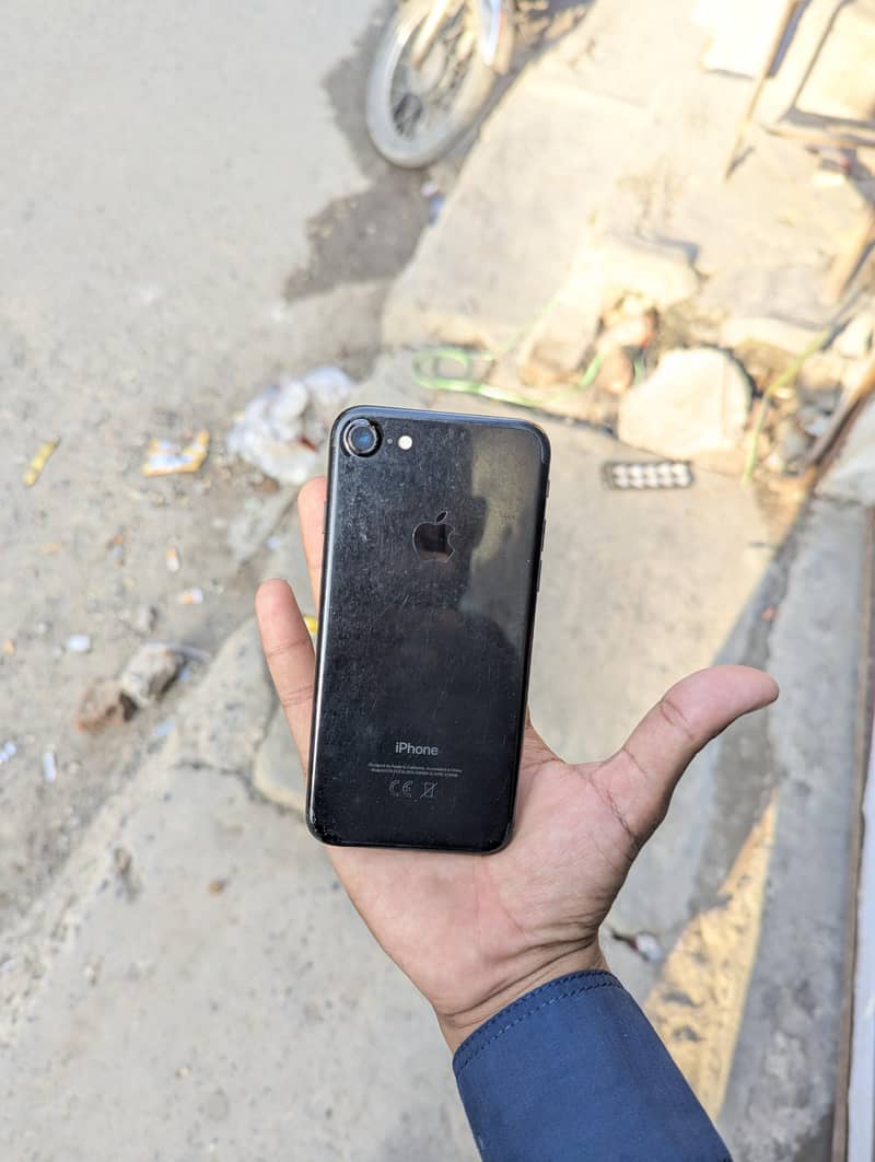 Apple iPhone 7 2