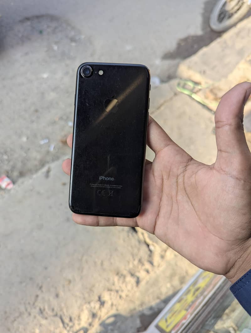 Apple iPhone 7 7