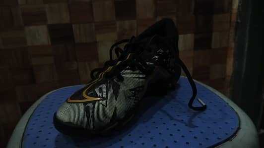 Original Nike boots for football. Model: Nike alpha menace sharks 3