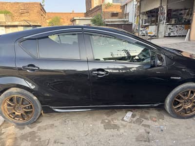 Toyota Aqua 2014 urjant for sale