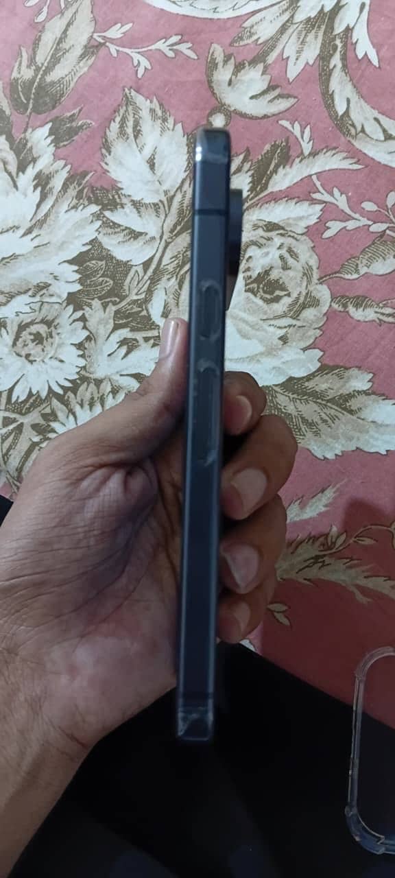 Google Pixel 9 4
