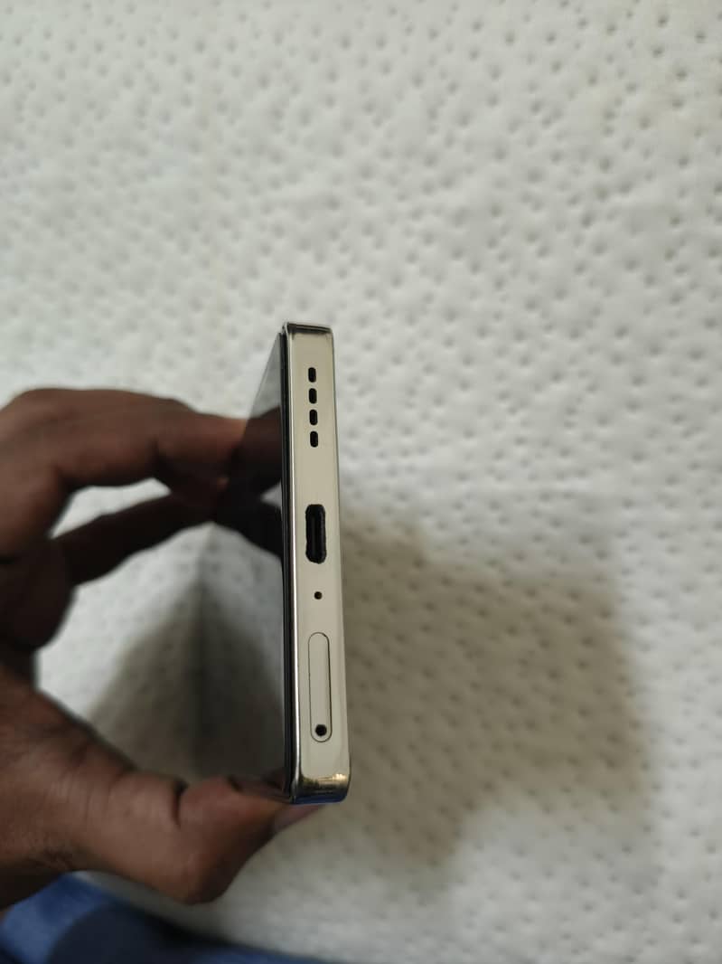Infinix Note 40 4