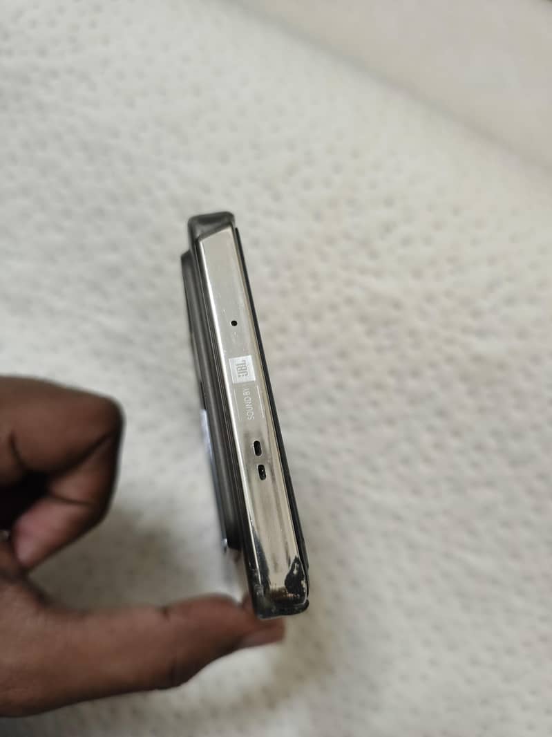Infinix Note 40 5