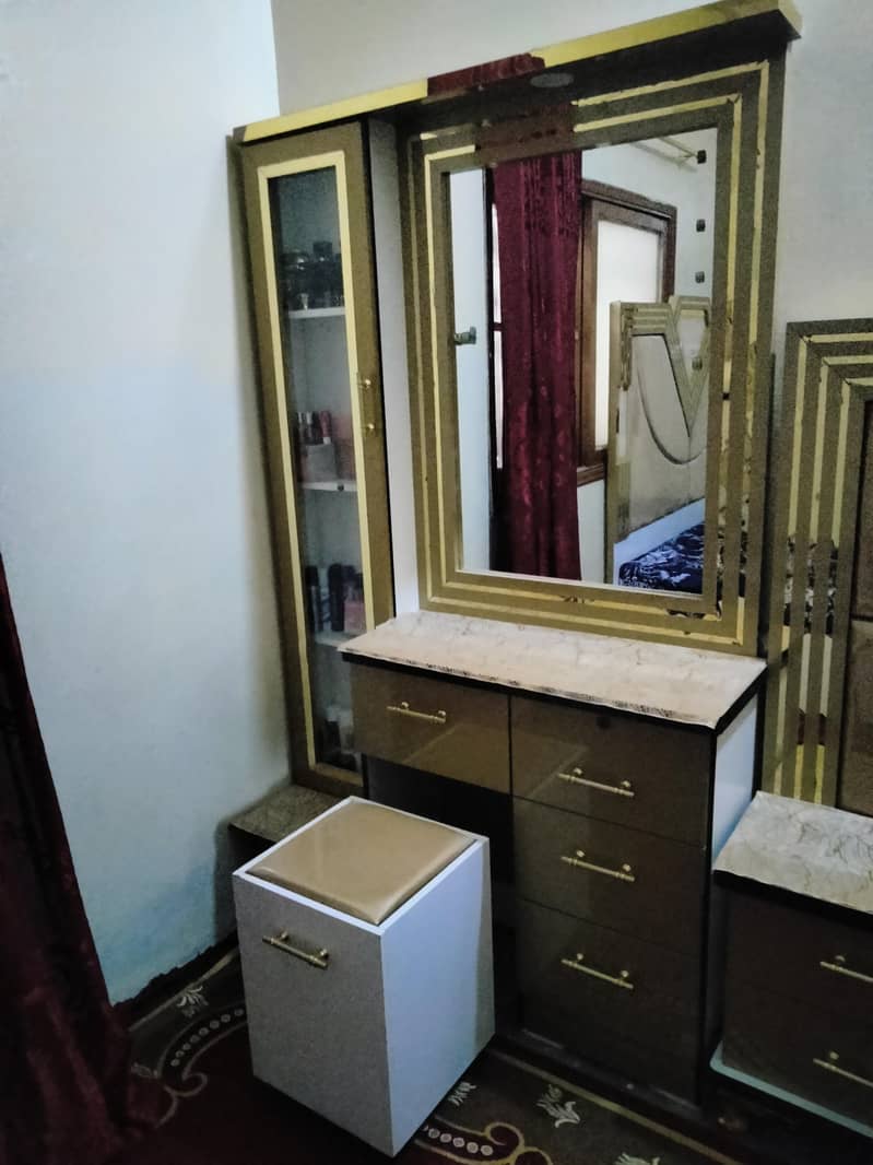 Almari Singar & Bed set 2
