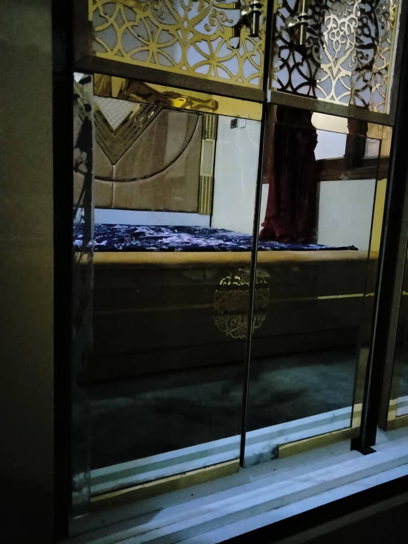 Almari Singar & Bed set 5