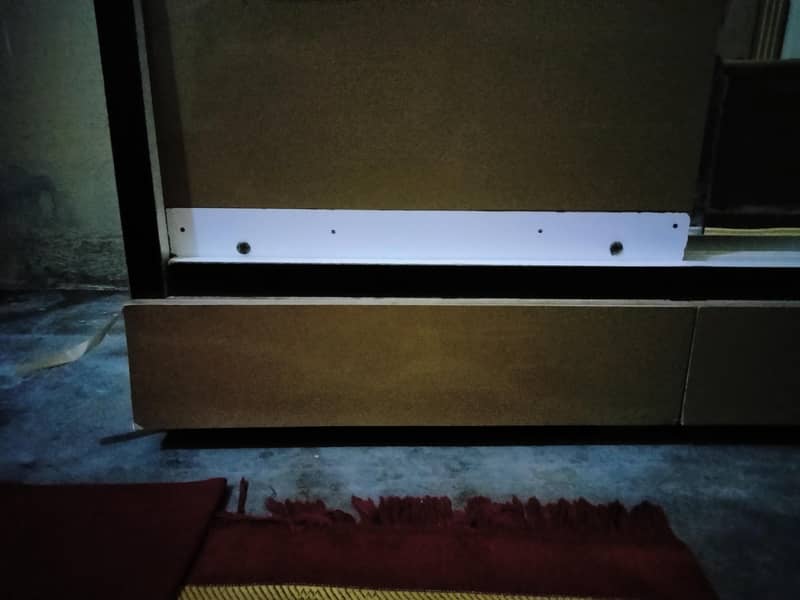 Almari Singar & Bed set 10
