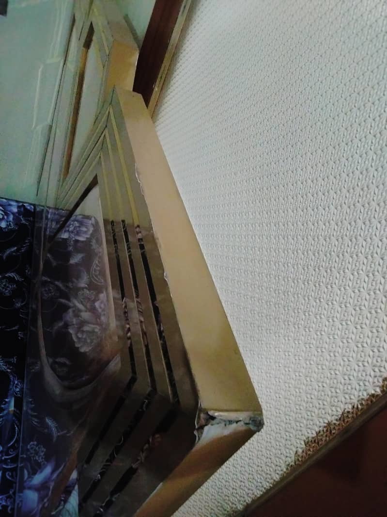 Almari Singar & Bed set 14