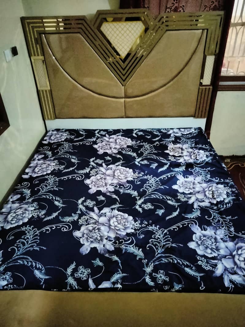 Almari Singar & Bed set 17