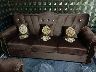 Valvet poshish sofa