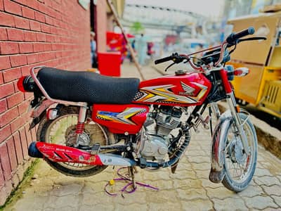 red Honda 125