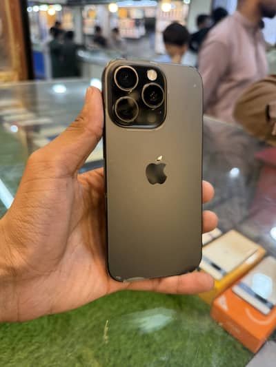 Apple iPhone 16 Pro