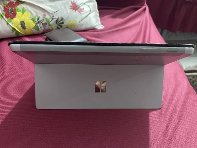 Microsoft surface Go 7