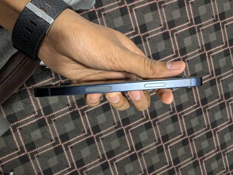 Apple iPhone 12 5
