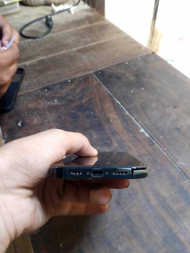 Apple iPhone 14 Pro 1