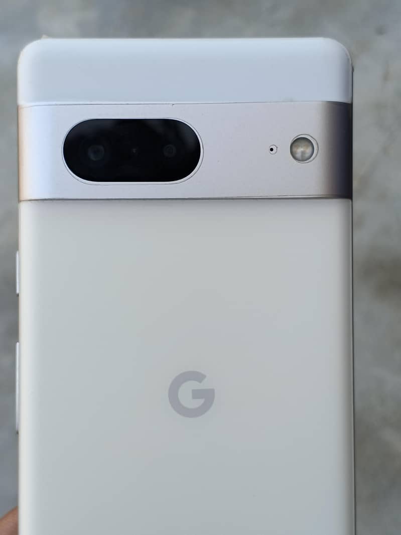 Google Pixel 7 4