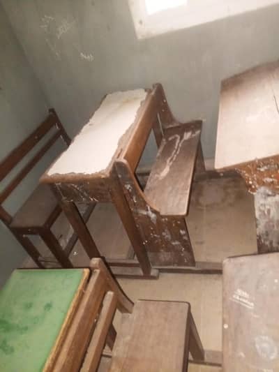 school tables and chairs