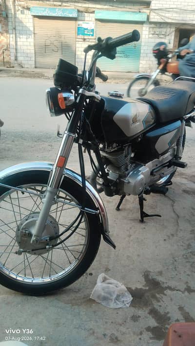 handa 125 saf kandish ha dabal saman ha AK hat MA istamal keya ha