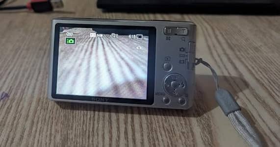 y2k Sony Cybershot 14.1 mega pixel | digital camera