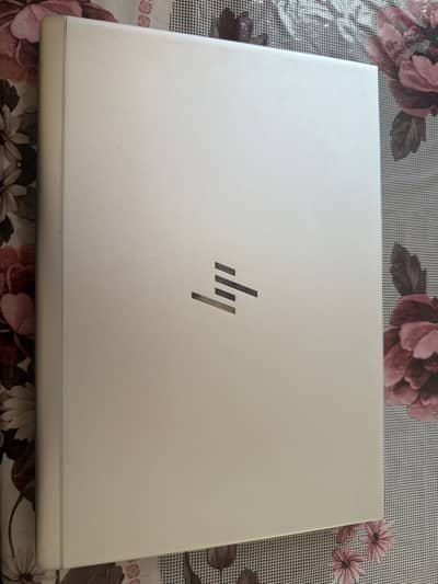 Elite book hp new logo cor i7 8tgeneration 16gb 256gb tuch screen