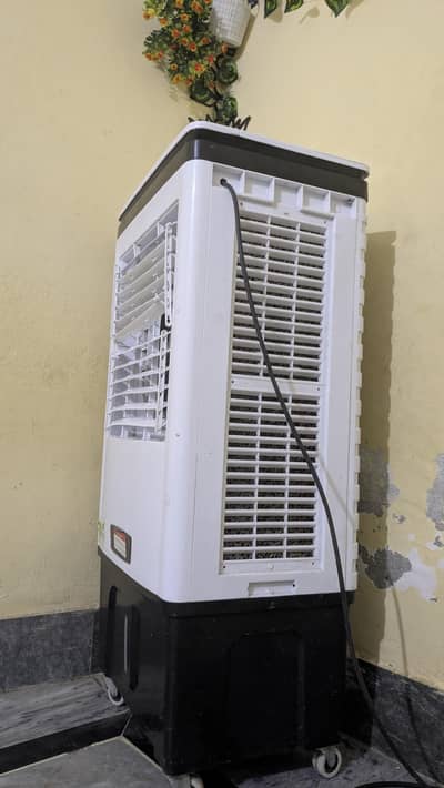Cooler inverter 70% energy saving urgent sale