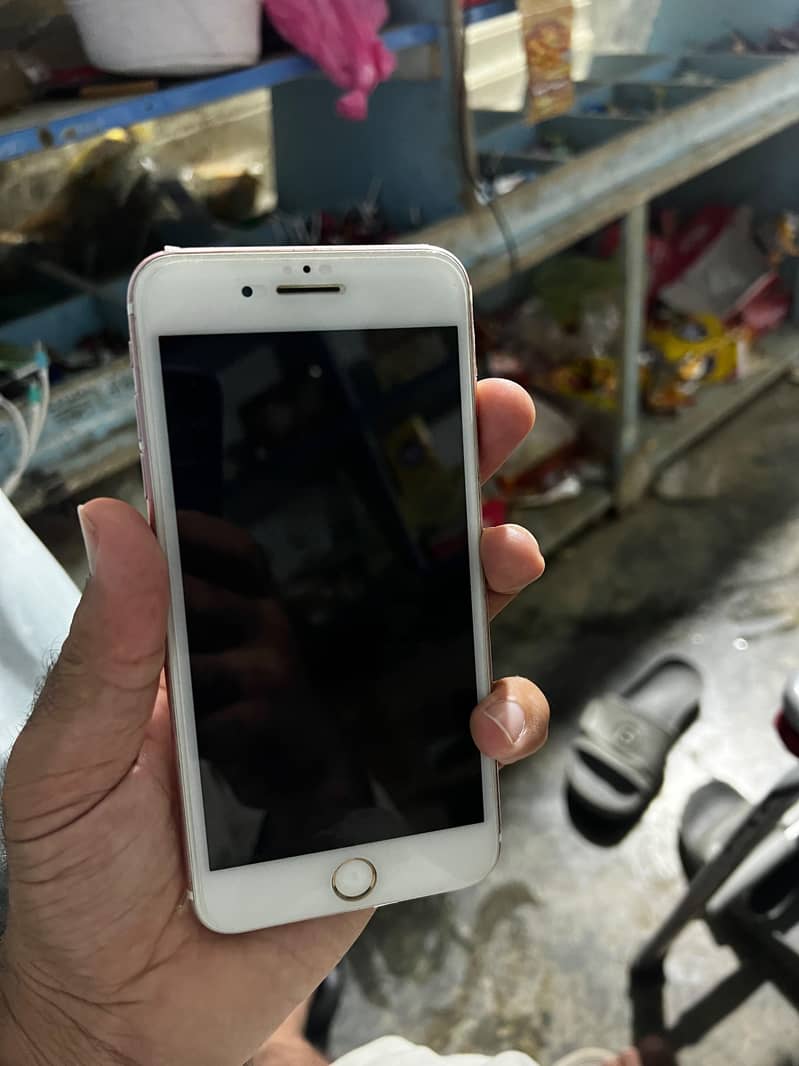 Apple iPhone 7 Plus 0